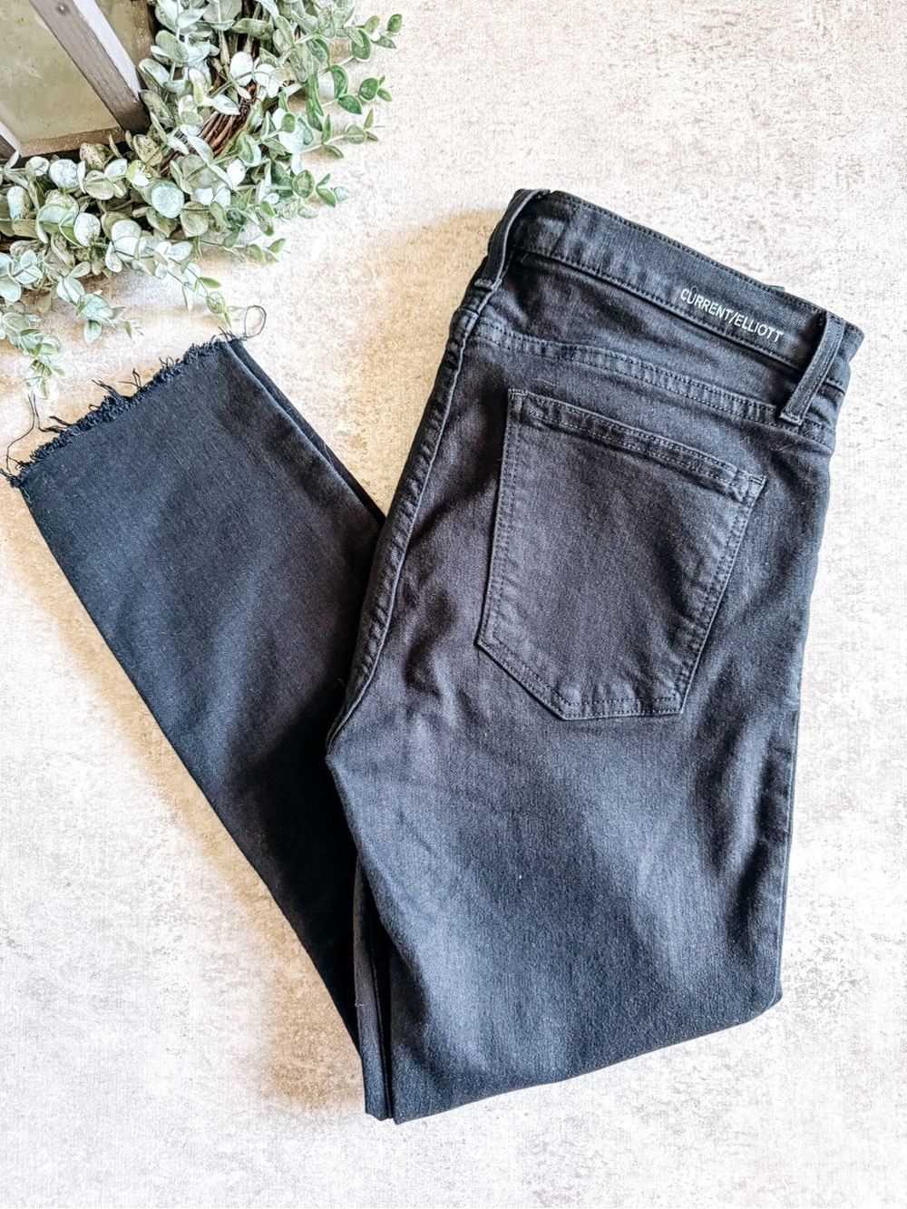 Current/Elliott Black Frayed Hem Ankle Skinny Jeans Size 30